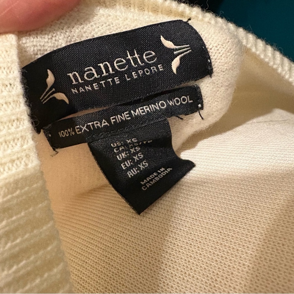 Nanette Lepore Cream Crew Neck fine merino wool Sweater. Old money/ minimalist - Picture 6 of 7